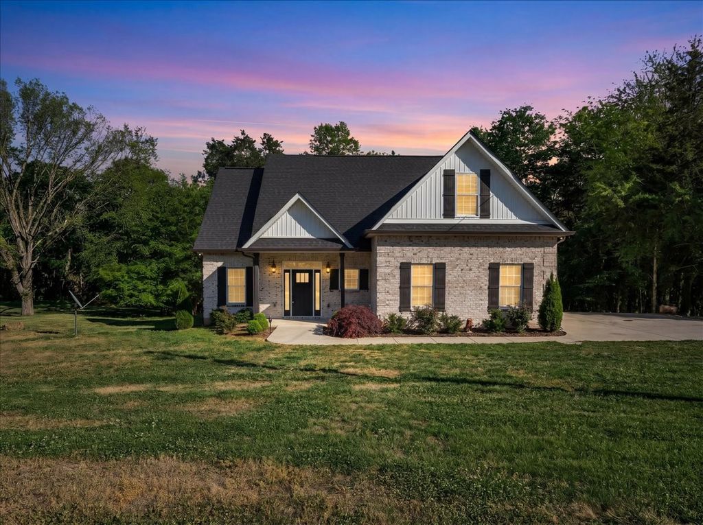 2820 Hwy 82, E, Bell Buckle, TN 37020
