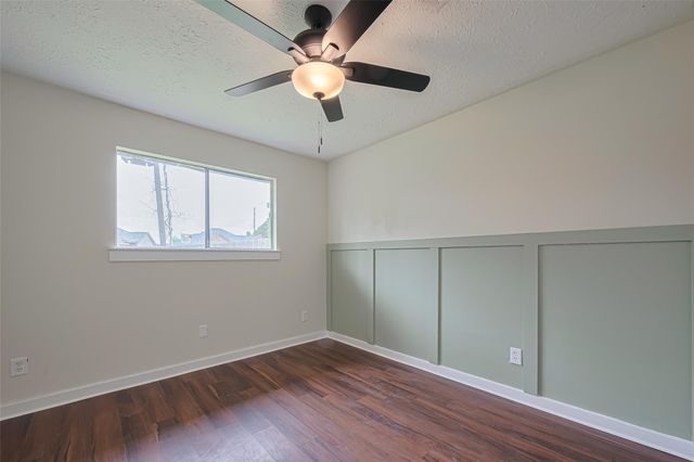 17210 Glenoaks Drive, Conroe, TX 77385