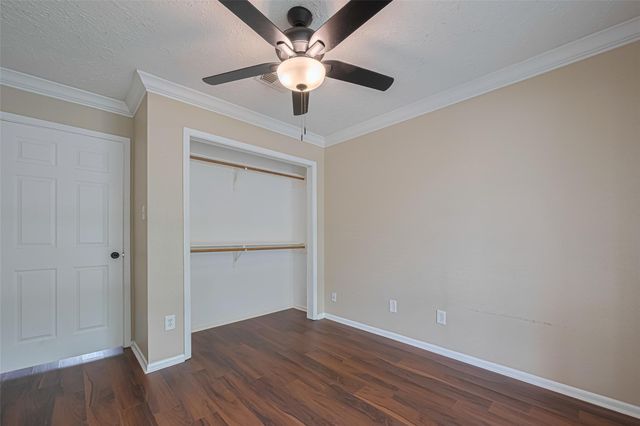 17210 Glenoaks Drive, Conroe, TX 77385