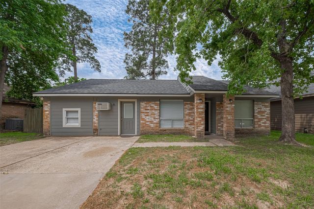 17210 Glenoaks Drive, Conroe, TX 77385