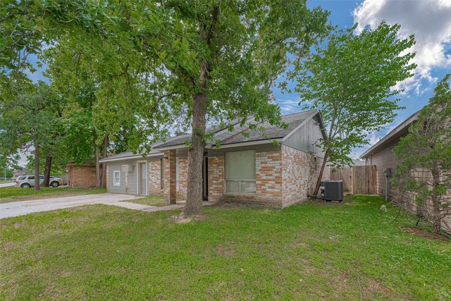 17210 Glenoaks Drive, Conroe, TX 77385