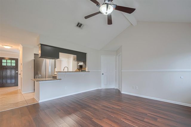 17210 Glenoaks Drive, Conroe, TX 77385