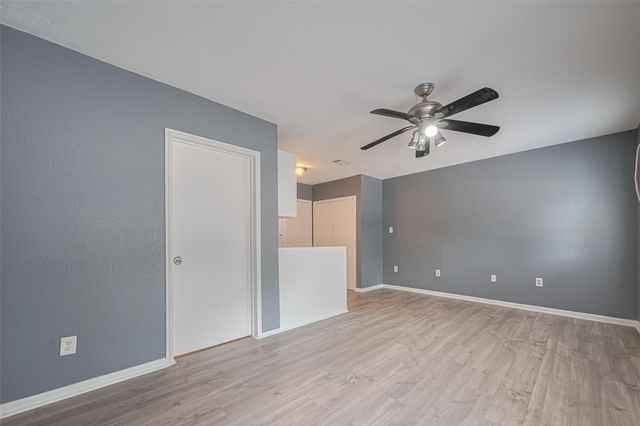 17210 Glenoaks Drive, Conroe, TX 77385
