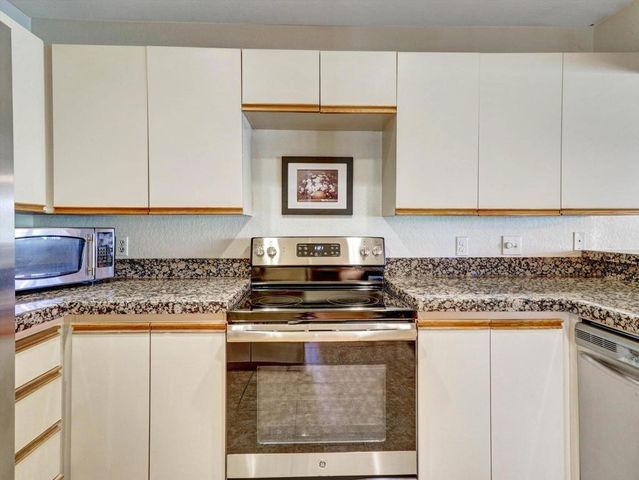 41103 Woodhaven Drive N, Palm Desert, CA 92211