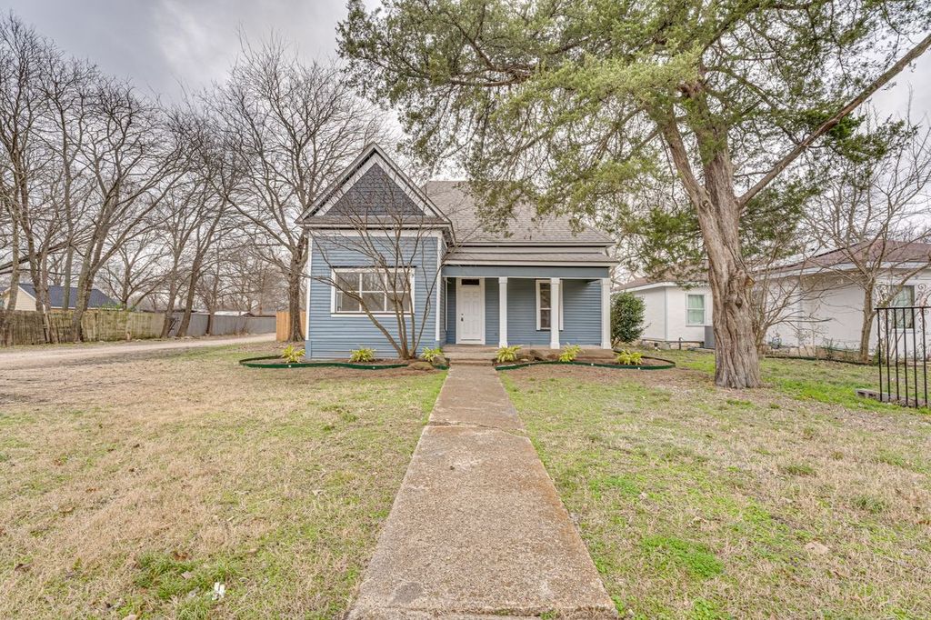114 E Ross Street, Waxahachie, TX 75165