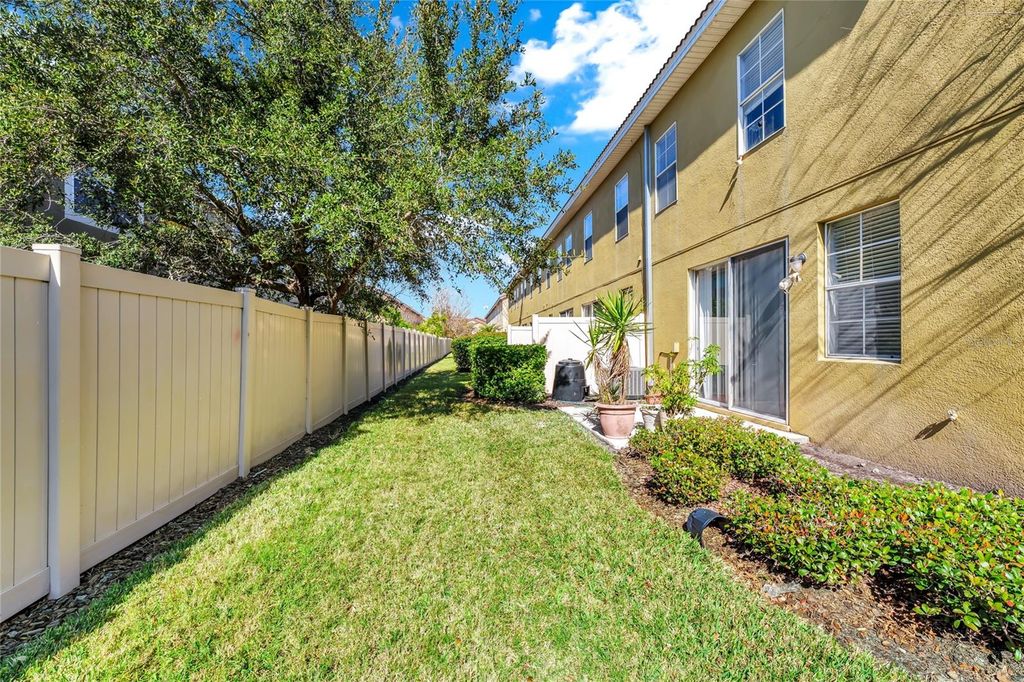 Image 4 of property listing at 4848 FIORAZANTE AVENUE, Orlando, FL 32839