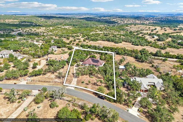 404 Saddlehorn DR, Dripping Springs, TX 78620