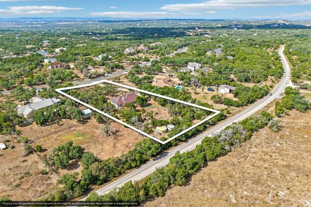 404 Saddlehorn DR, Dripping Springs, TX 78620