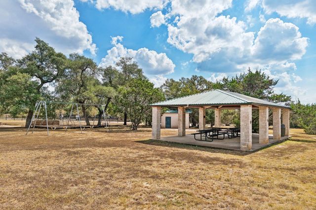 404 Saddlehorn DR, Dripping Springs, TX 78620