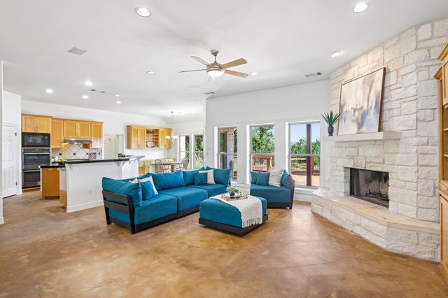 404 Saddlehorn DR, Dripping Springs, TX 78620
