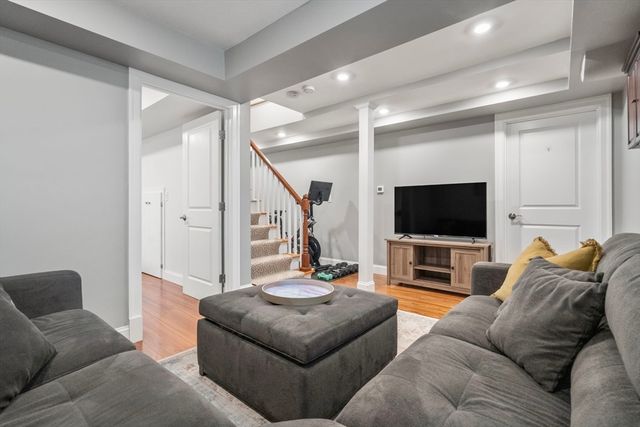 256 Sycamore St 256, Watertown, MA 02472