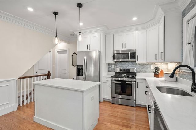 256 Sycamore St 256, Watertown, MA 02472