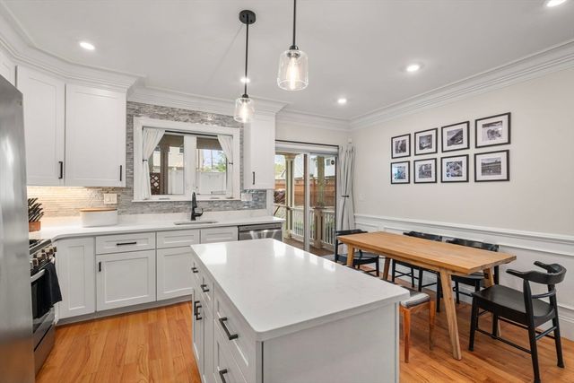 256 Sycamore St 256, Watertown, MA 02472