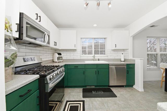 2038 Cambria Court 2038, Northbrook, IL 60062