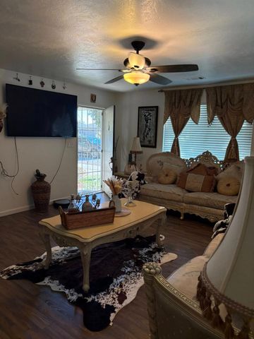 441 Elgin Ave, Lodi, CA 95240