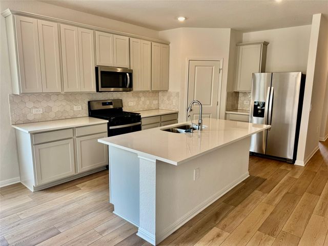 5017 Stockton LN, Del Valle, TX 78617