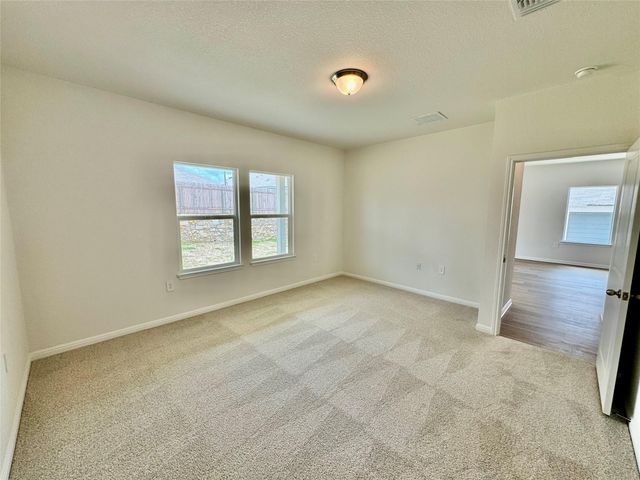 5017 Stockton LN, Del Valle, TX 78617