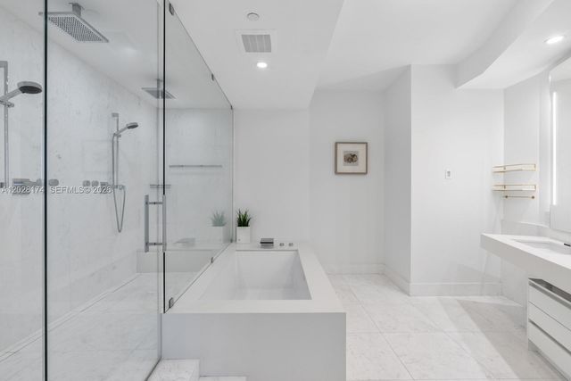 18555 Collins Ave 5105, Sunny Isles Beach, FL 33160