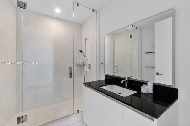 18555 Collins Ave 5105, Sunny Isles Beach, FL 33160