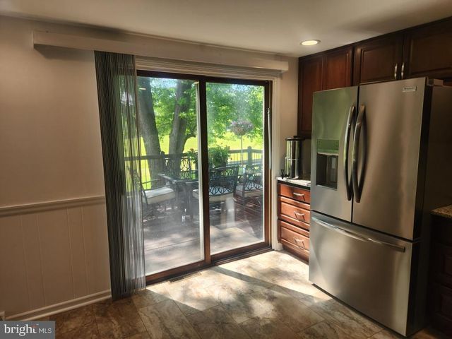 2132 LYNDELL DR, Lancaster, PA 17601