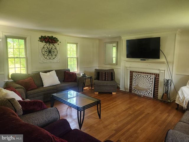 2132 LYNDELL DR, Lancaster, PA 17601