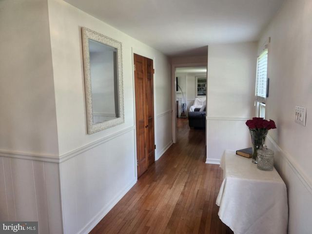2132 LYNDELL DR, Lancaster, PA 17601