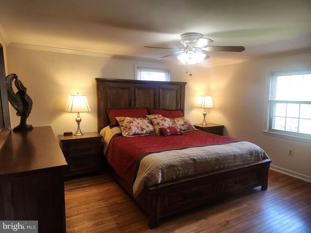 2132 LYNDELL DR, Lancaster, PA 17601