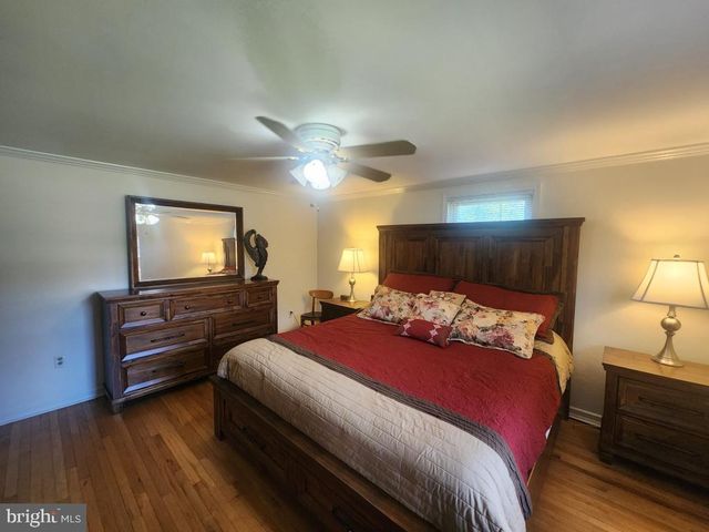 2132 LYNDELL DR, Lancaster, PA 17601