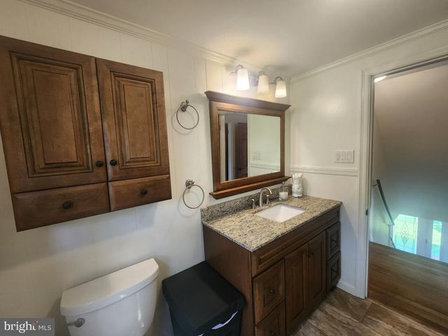 2132 LYNDELL DR, Lancaster, PA 17601