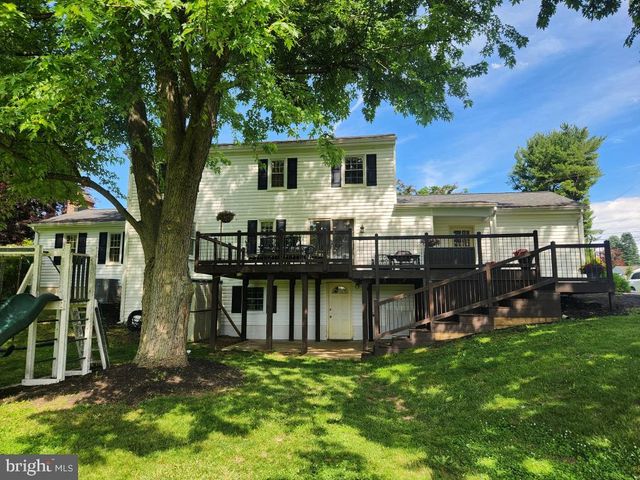 2132 LYNDELL DR, Lancaster, PA 17601