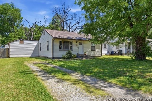 302 E 12th Street, Claremore, OK 74017