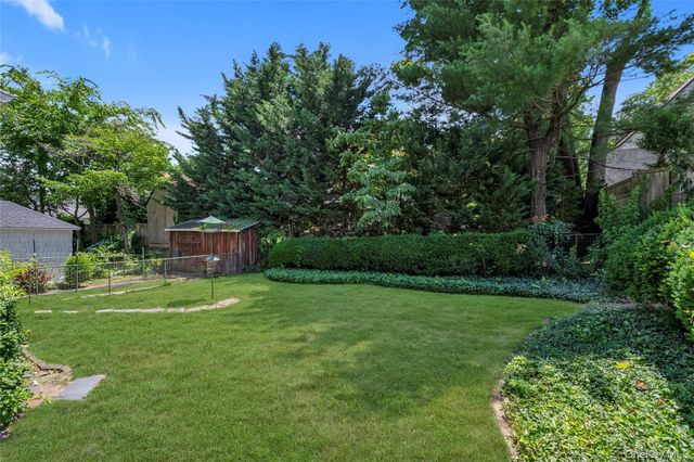 328 Manor Road, Douglaston, NY 11363