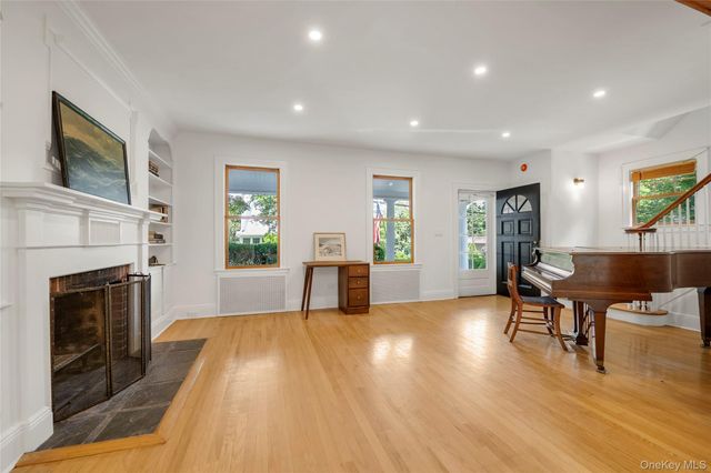 328 Manor Road, Douglaston, NY 11363
