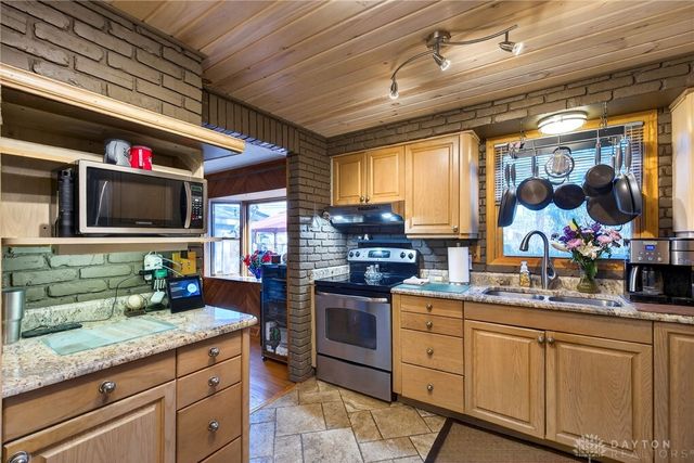 1017 Terracewood Drive, Englewood, OH 45322