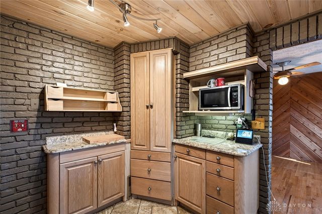 1017 Terracewood Drive, Englewood, OH 45322