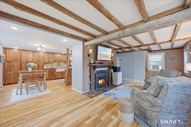 82 Old Post Road, Clinton, CT 06413