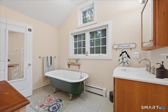 82 Old Post Road, Clinton, CT 06413