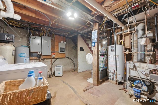 82 Old Post Road, Clinton, CT 06413