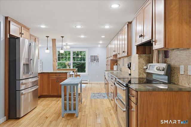 82 Old Post Road, Clinton, CT 06413