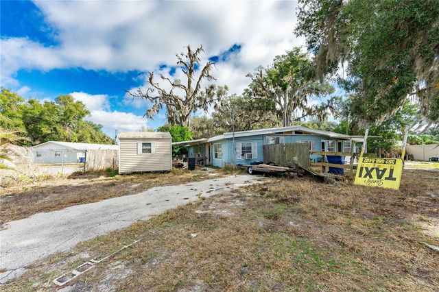 1565 N C 470, Lake Panasoffkee, FL 33538