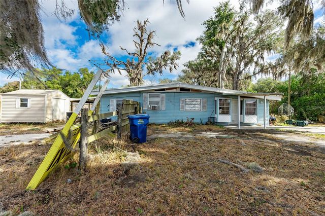 1565 N C 470, Lake Panasoffkee, FL 33538