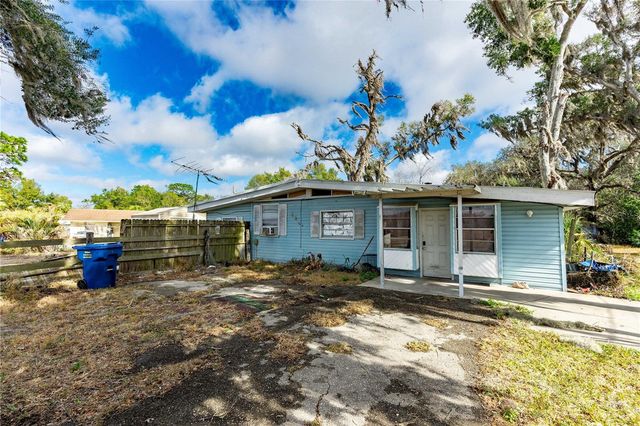 1565 N C 470, Lake Panasoffkee, FL 33538