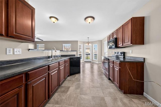 542 Country Circle Drive, Lake St Louis, MO 63367