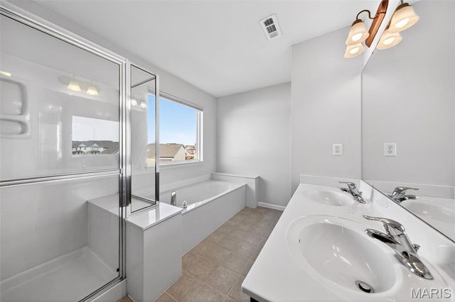 542 Country Circle Drive, Lake St Louis, MO 63367