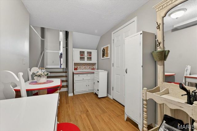 1102 Lakeview Drive, Pacific, MO 63069