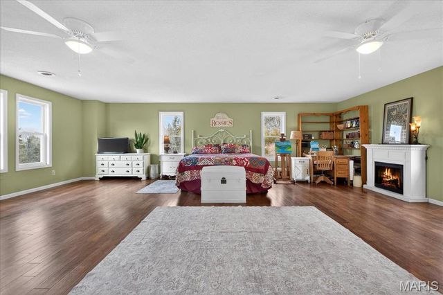 1102 Lakeview Drive, Pacific, MO 63069