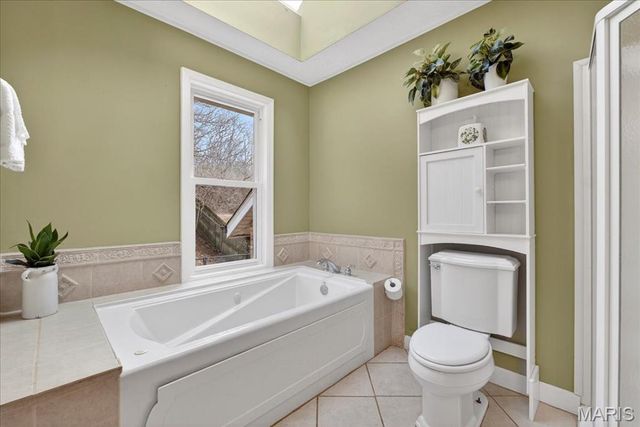 1102 Lakeview Drive, Pacific, MO 63069