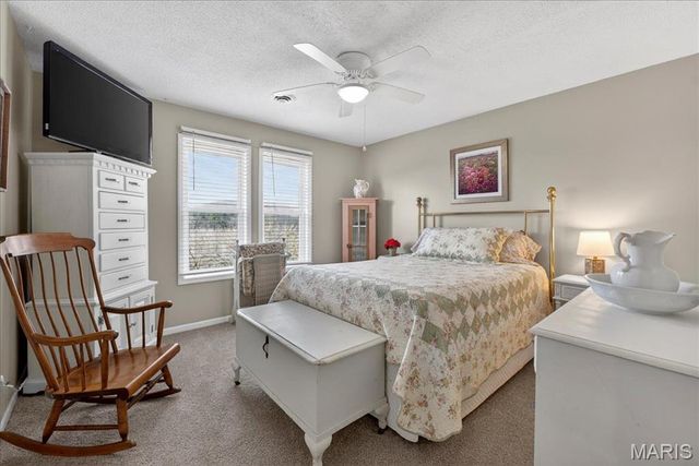 1102 Lakeview Drive, Pacific, MO 63069