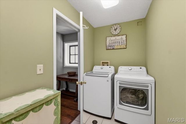 1102 Lakeview Drive, Pacific, MO 63069