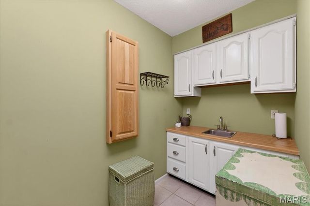 1102 Lakeview Drive, Pacific, MO 63069